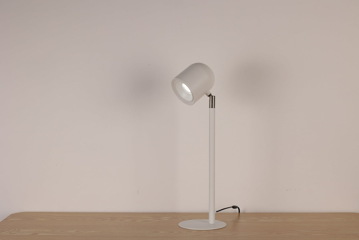 Klassische & minimalistische Schreibtischlampe - mit Sockel - Weiß